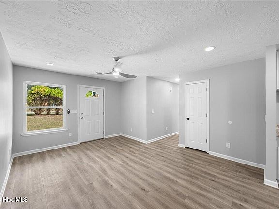 5th image of 901 Kennedy Circle