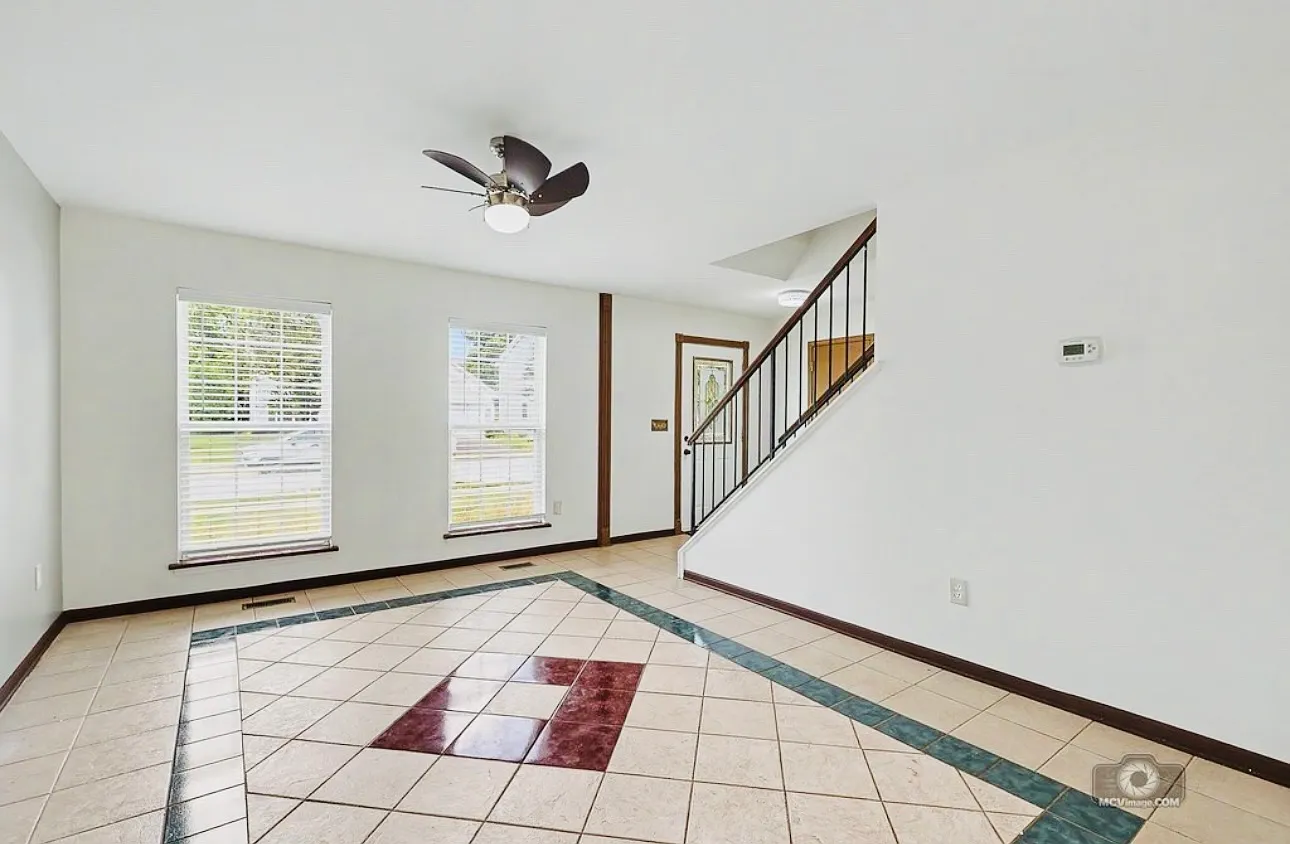 W Chastworth Ln, Plainfield — Photo 3