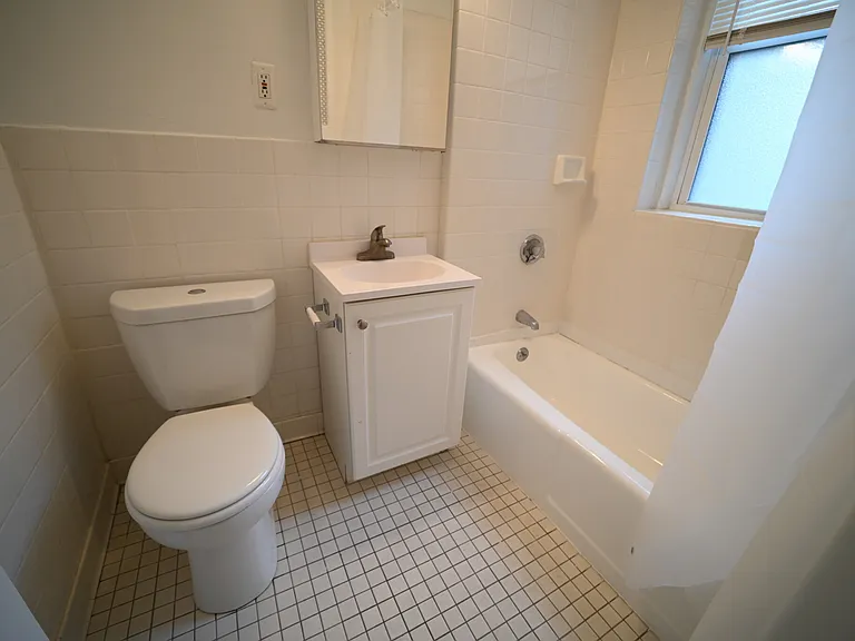 115 Kilsyth Rd #2 — Photo 8