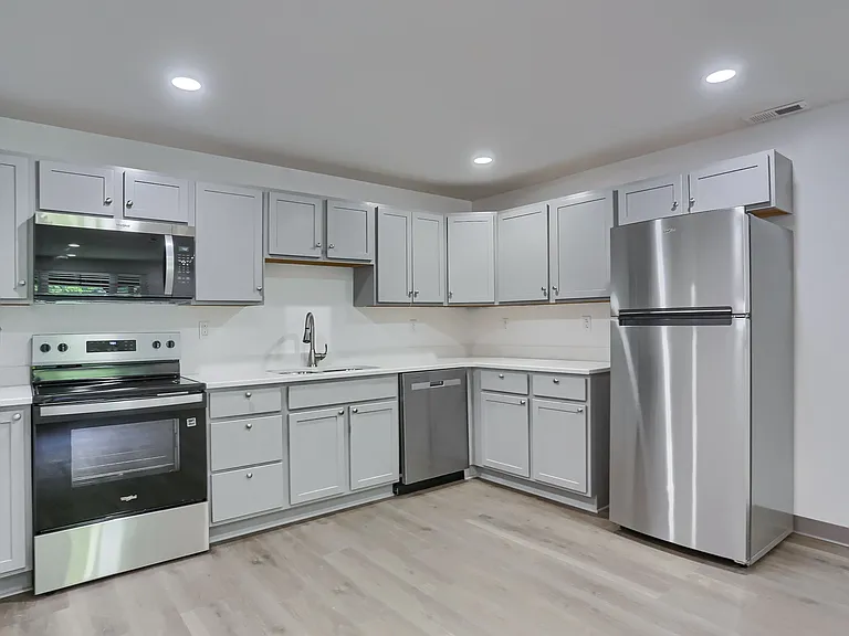 124 Kathleen Dr #3 — Photo 21