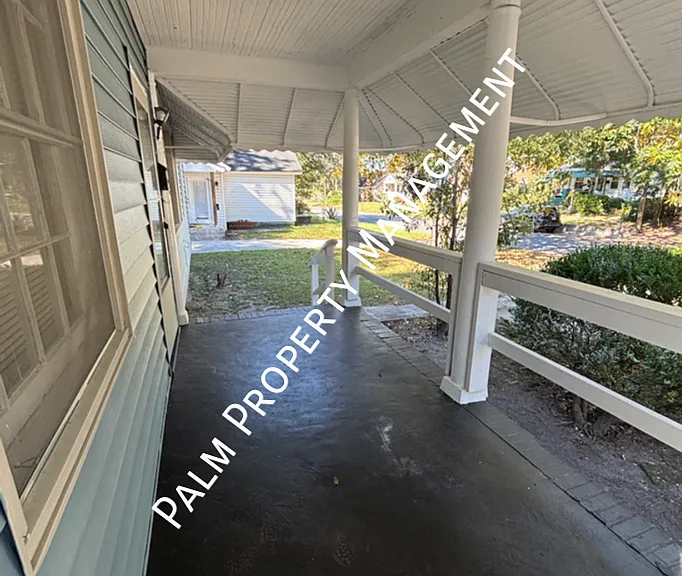 1655 McKinnon Dr — Photo 3