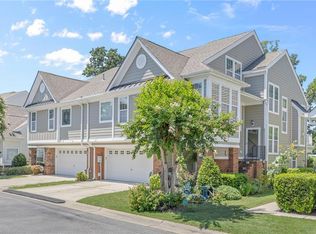 5440 Season Ln, Virginia Beach, VA 23455