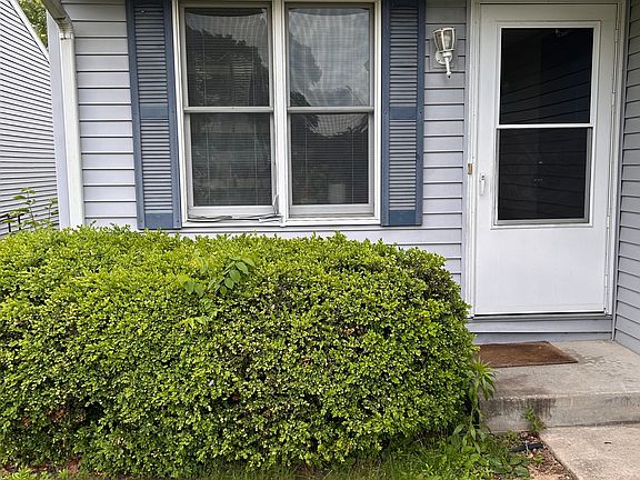 2nd image of 1002 Highland Dr #B