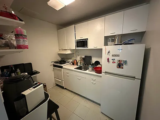Rented by Eric Goodman Realty Corp | media 2