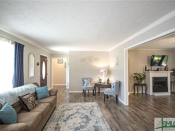5th image of 10 Briarwood Dr