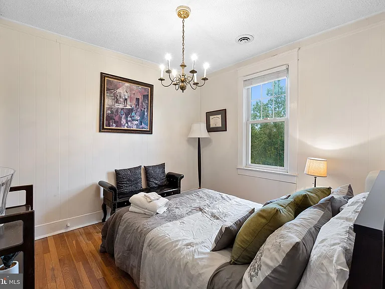 1501 Crittenden St NW — Photo 31