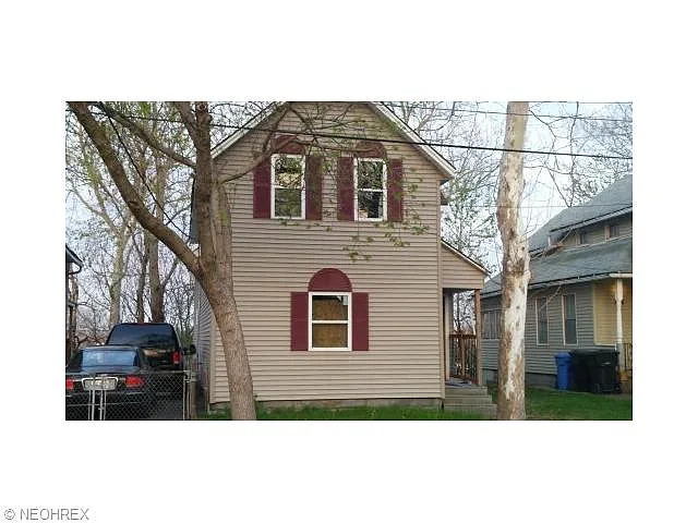 2843 W 12th St photo 1
