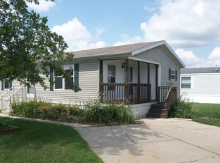 23 Pine Dr W, Mason, MI 48854