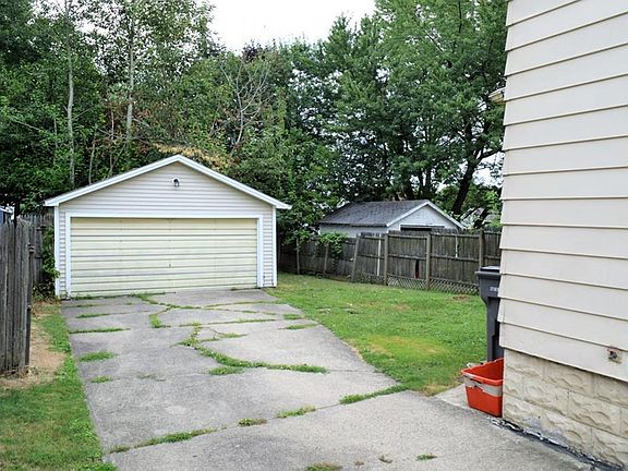 3rd image of 25 Matta Ave