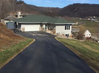 1748 Orchard Valley Rd, La Crescent, MN 55947