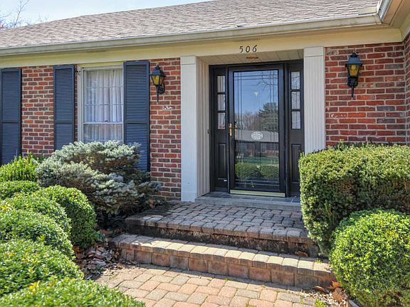 4th image of 506 Langholm Pl
