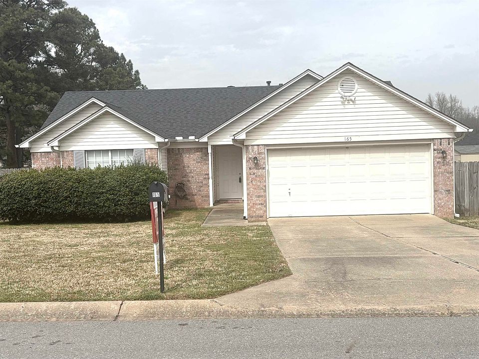 1st image of 165 Rolling Oaks Dr