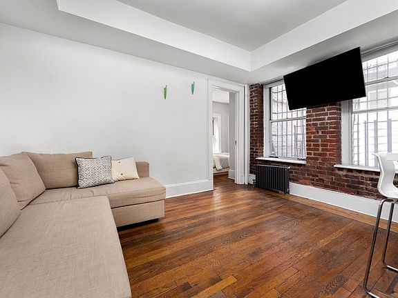 2nd image of 106 Bedford St APT 1C