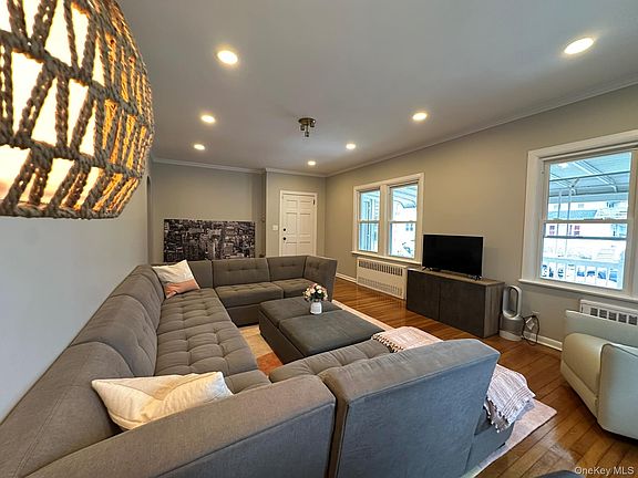 5th image of 149 W Market Street