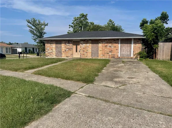 2417 Bobolink Dr, Saint Bernard, LA 70085