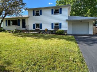 32 Echo St, Rochester, NY 14609