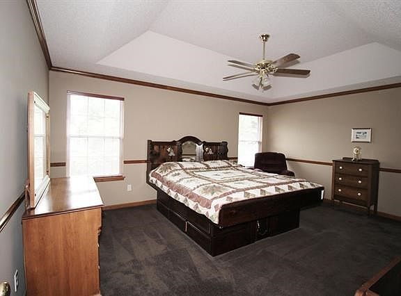 5th image of 1021 SW Hillcrest Dr