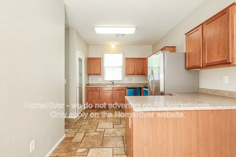 3 bed, 2.5 bath, 1476 sqft, $1,985 — Photo 4