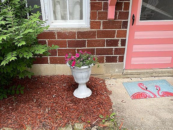3rd image of 15274 Bashford Ave