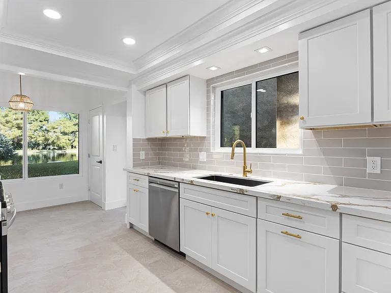 4157 Pinewood Lake Dr — Photo 11