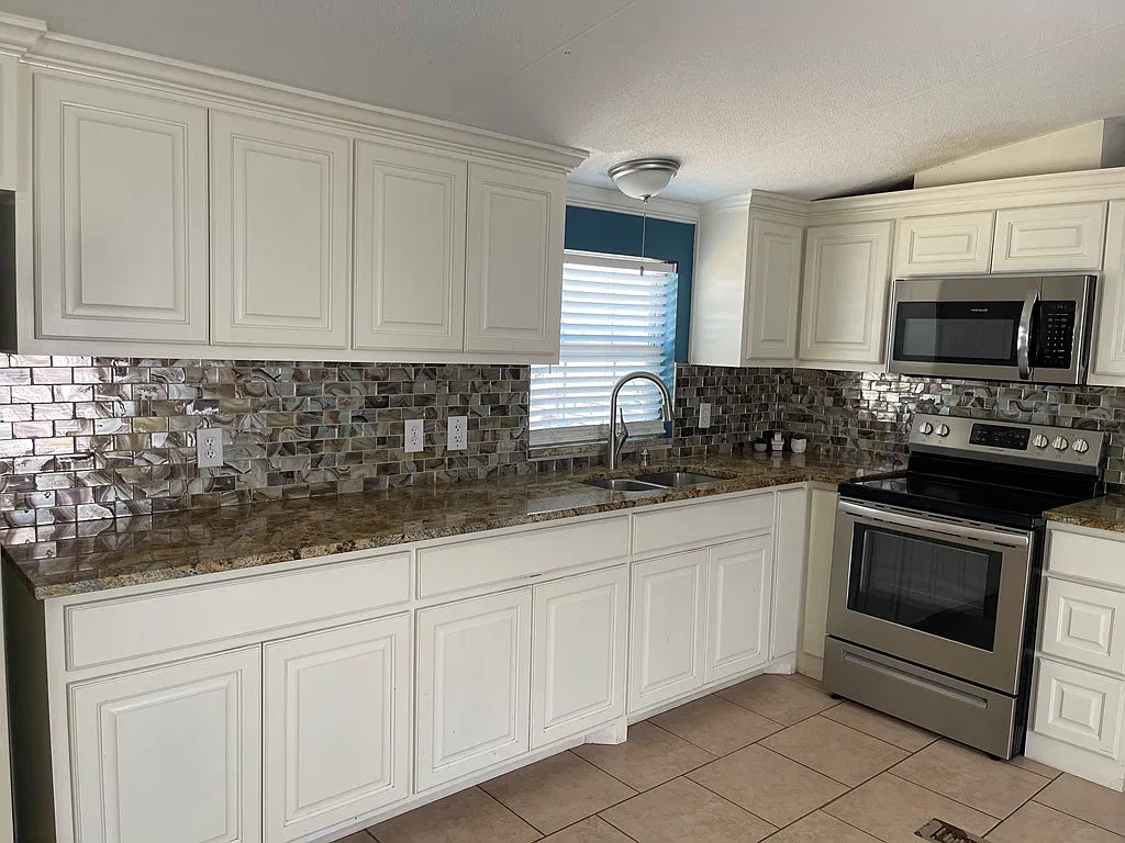 3 bed, 2.0 bath, 1216 sqft, $1,800 — Photo 4
