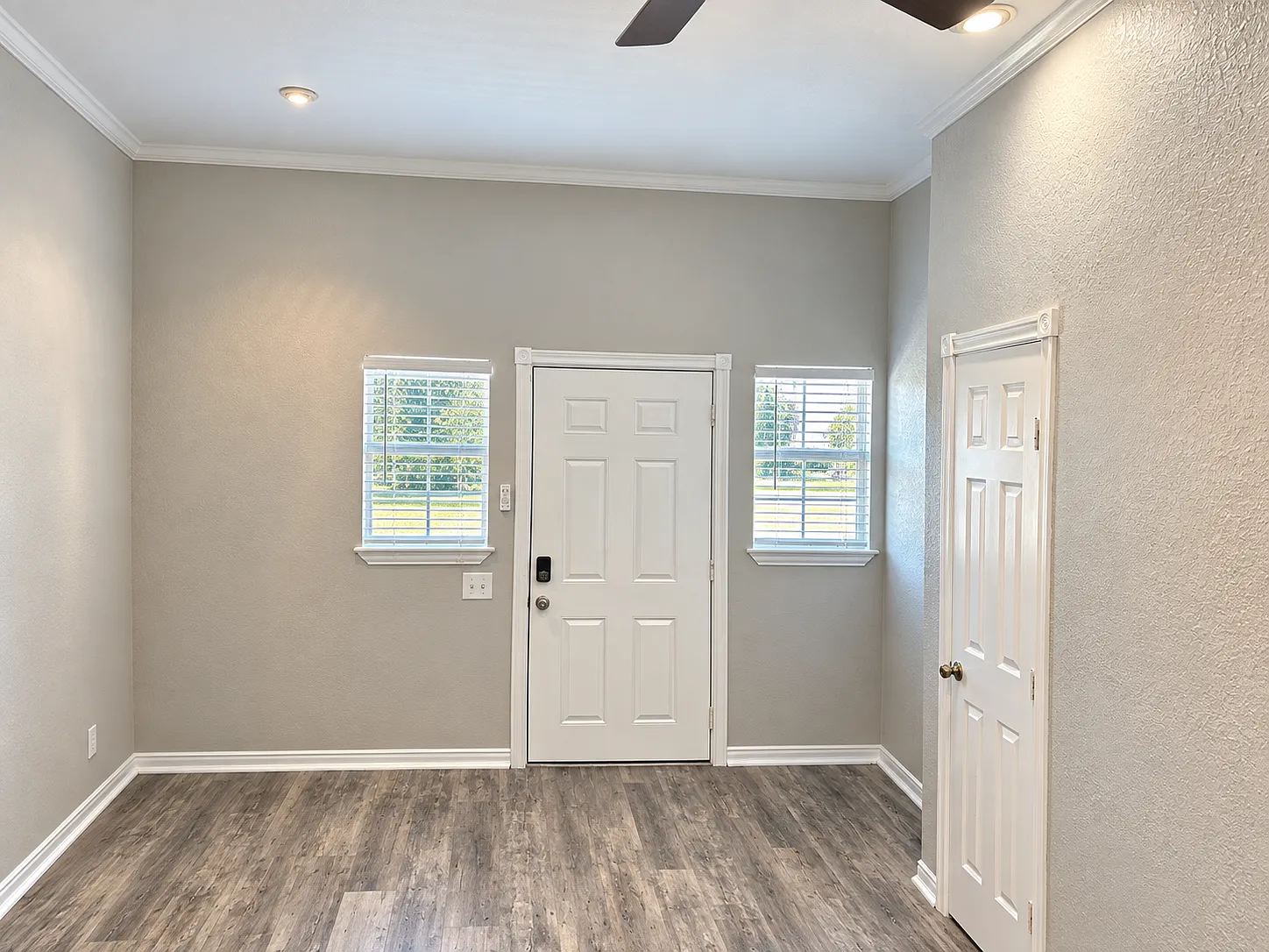 1 bed, 1.5 bath, 900 sqft, $1,500 — Photo 4