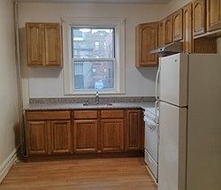 3rd image of 695 Sheffield Ave APT 1R