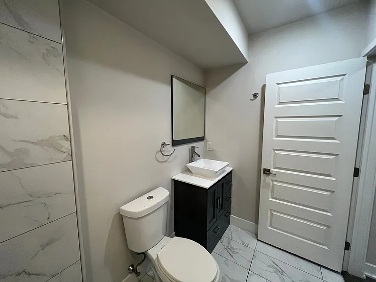 Brand New Luxury Apartments — Photo 27