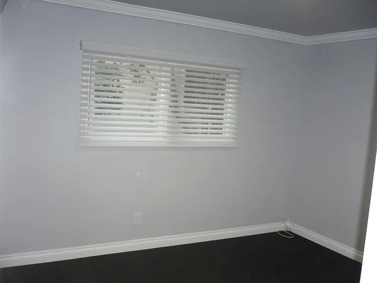 8634 Falmouth Ave — Photo 18
