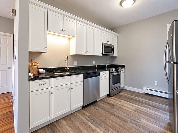 4th image of 320 Hamilton St