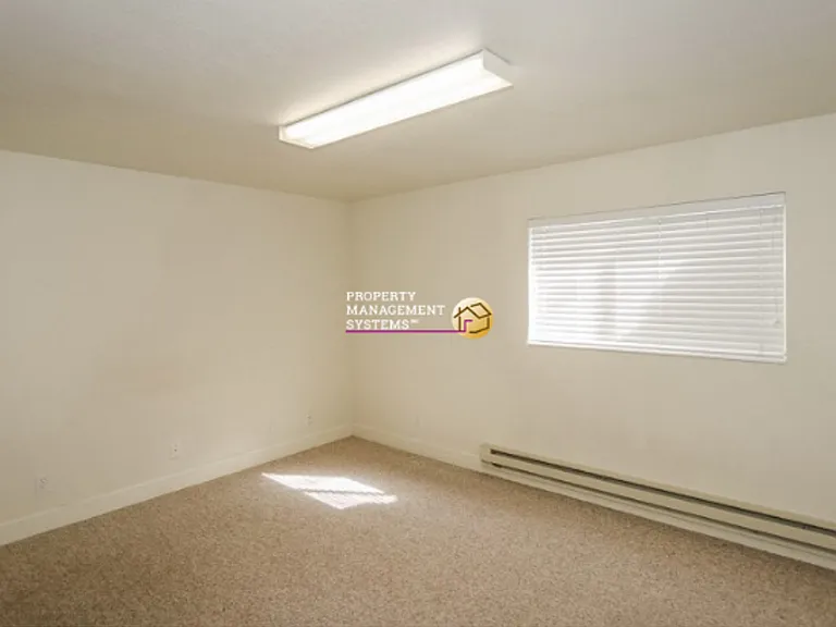 1376 E Rainsborough Rd — Photo 11