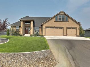 15212 S Clear View Loop, Kennewick, WA 99338