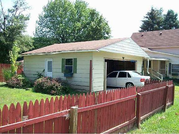 2nd image of 1208 E Plum St