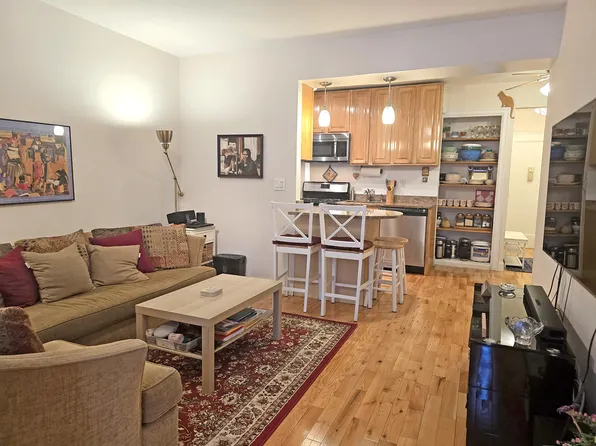 202 Seeley Street image 8 of 25