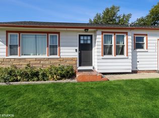 408 Center Ave S, Mitchellville, IA 50169