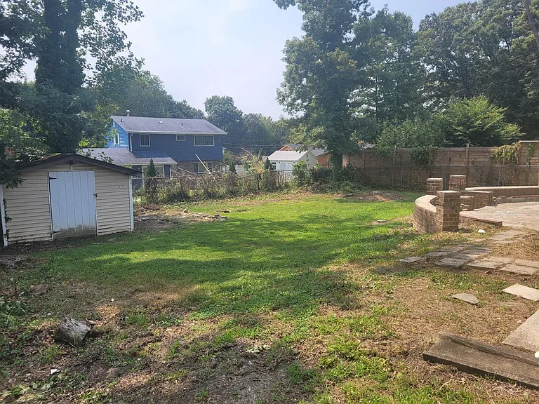 6818 Rolling Rd — Photo 40