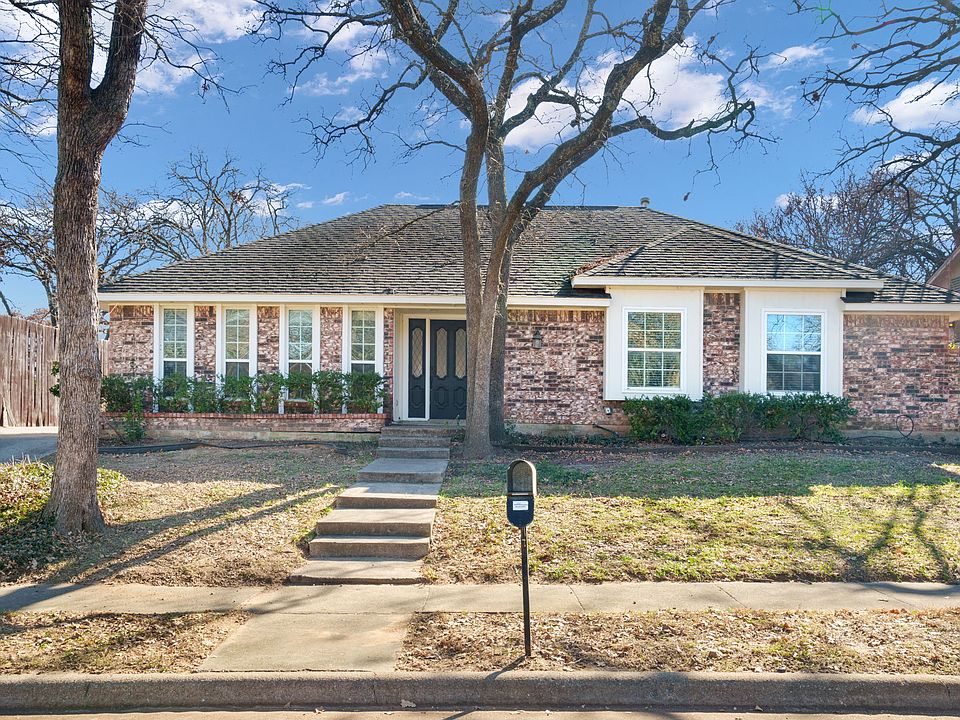 1st image of 3020 Willow Ln