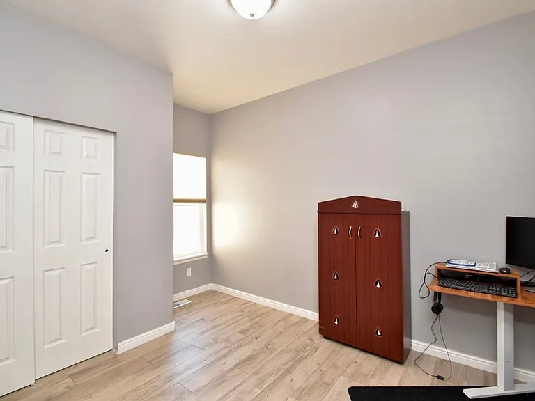 1555 Wynview Ln — Photo 14