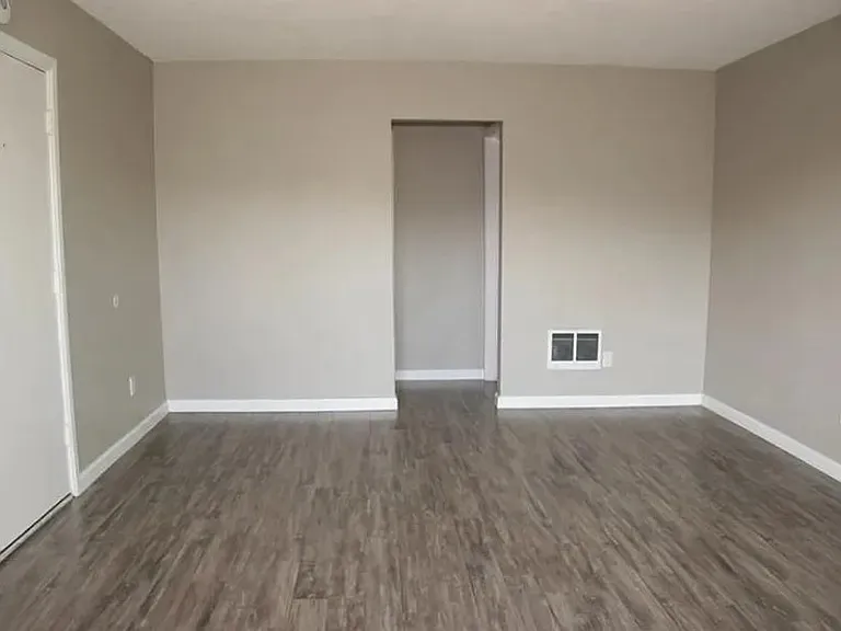 114 N Eucalyptus Ave #5 — Photo 9