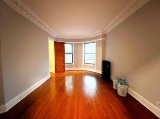 815 W Belle Plaine Ave APT 2F, Chicago, IL 60613