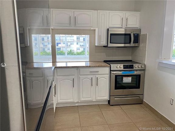 2nd image of 250-250 NE 180th Dr #459