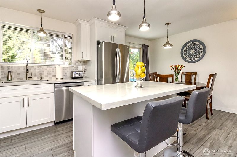 4th image of 33227 39th Avenue SW