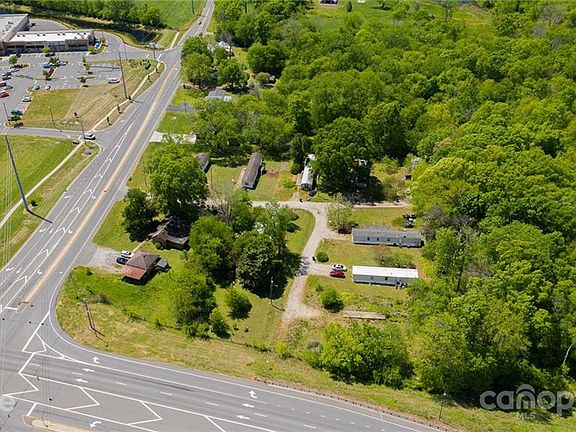 2nd image of 4940 Weddington Rd