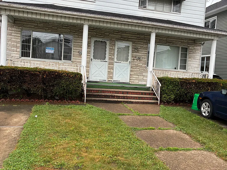 705 Luzerne Ave — Photo 4