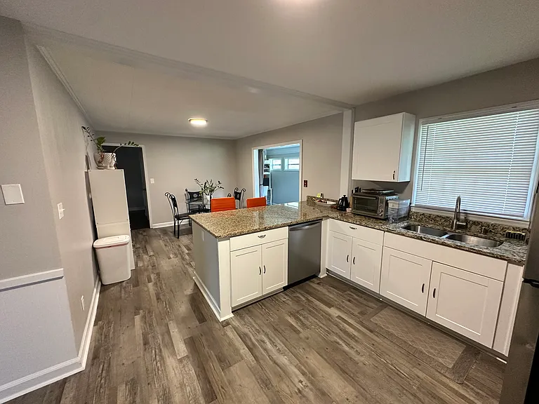 200 Skyview Dr — Photo 2
