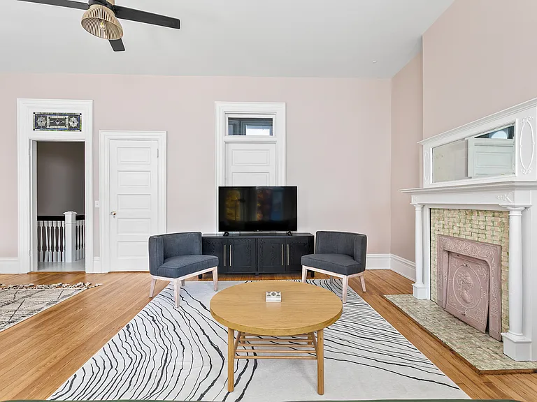 1634 W Grace St — Photo 11