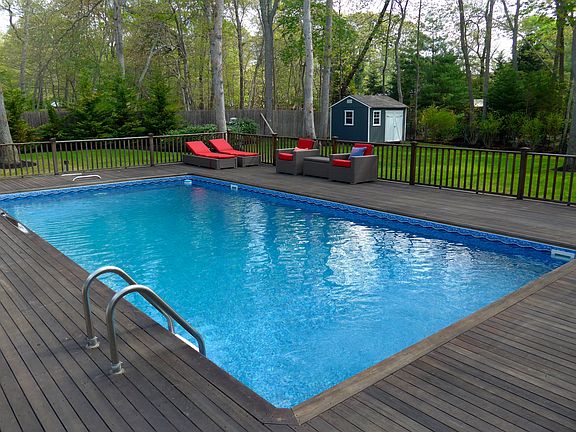 2nd image of 8 Windwood Ct