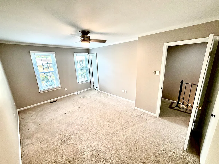 8565 Chester Grove Ct — Photo 14
