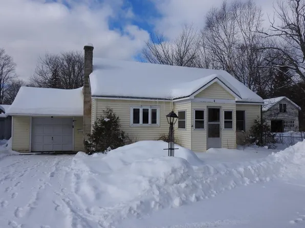 9 McLaughlin Ave, Tupper Lake, NY 12986