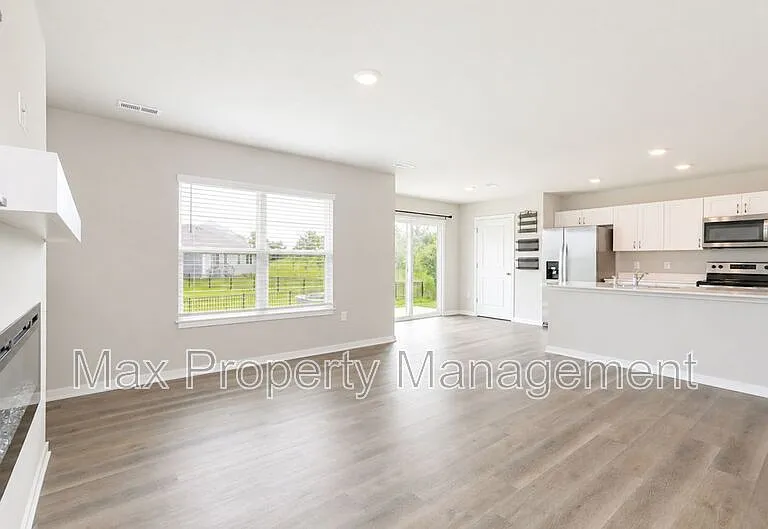 4173 Easton St — Photo 3